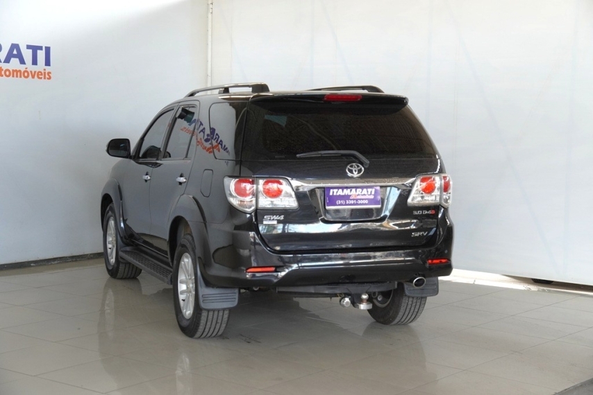 toyota hilux sw4 srv 3.0 16v 2013/2014 - itamarati veiculos