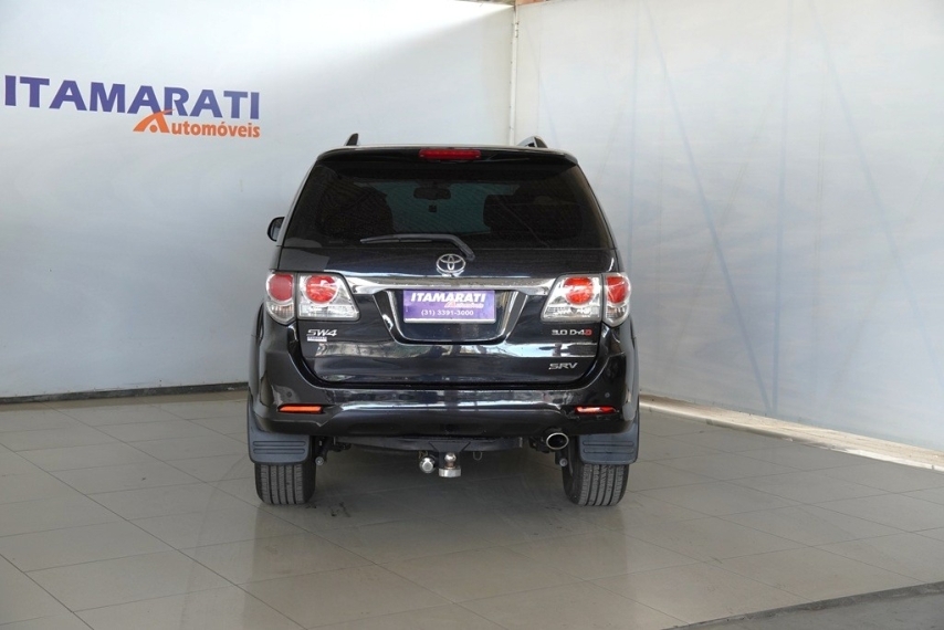 toyota hilux sw4 srv 3.0 16v 2013/2014 - itamarati veiculos