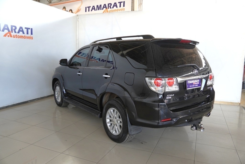 toyota hilux sw4 srv 3.0 16v 2013/2014 - itamarati veiculos