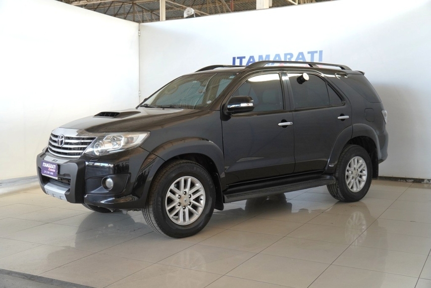 toyota hilux sw4 srv 3.0 16v 2013/2014 - itamarati veiculos