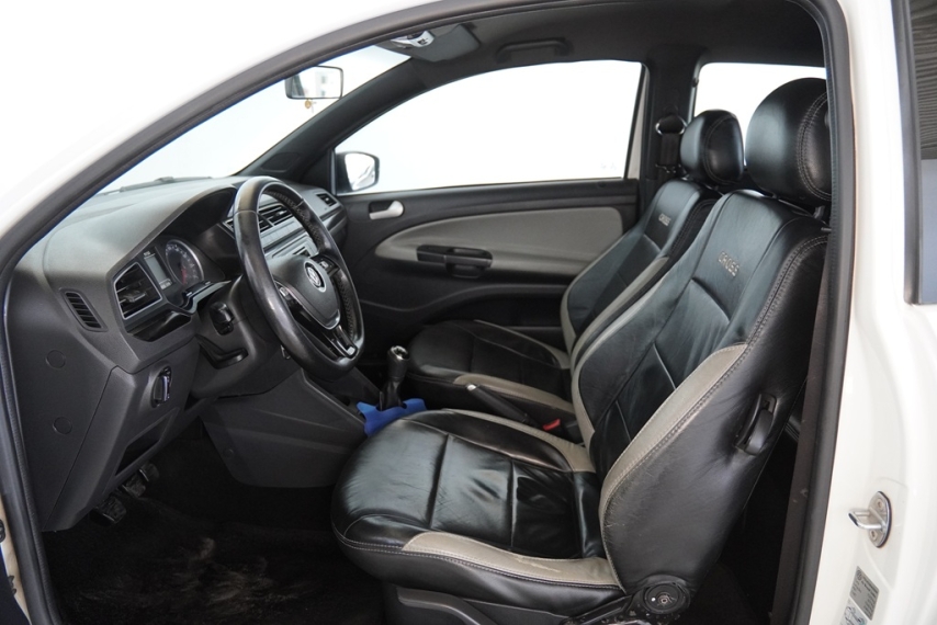 volkswagen saveiro cd cross 1.6 2017/2018 - itamarati veiculos