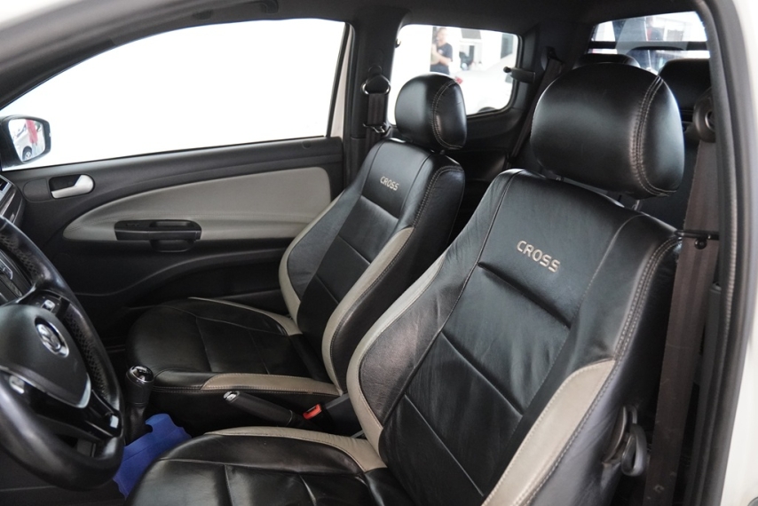 volkswagen saveiro cd cross 1.6 2017/2018 - itamarati veiculos