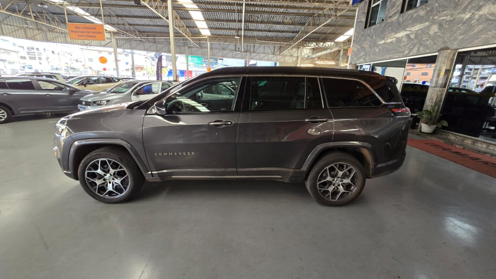 jeep commander 2.0 td380 turbo diesel overland at9 5p automatico 2025