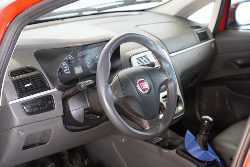 fiat punto attractive 1.4 8v 2011/2012 - itamarati veiculos