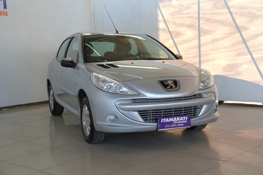 peugeot 207 hb xr 1.4 16v 2011/2012 - itamarati veiculos