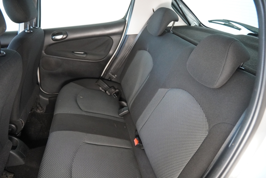 peugeot 207 hb xr 1.4 16v 2011/2012 - itamarati veiculos