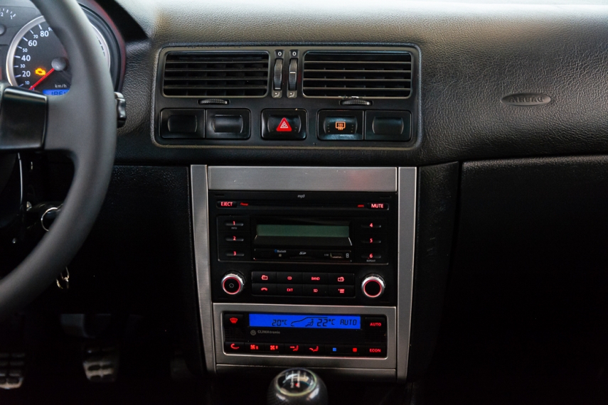 volkswagen golf sportline 1.6 8v 2011/2011 - itamarati veiculos13