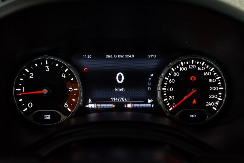 jeep renegade thawk 2.0 16v 2018/2018 - itamarati veiculos13