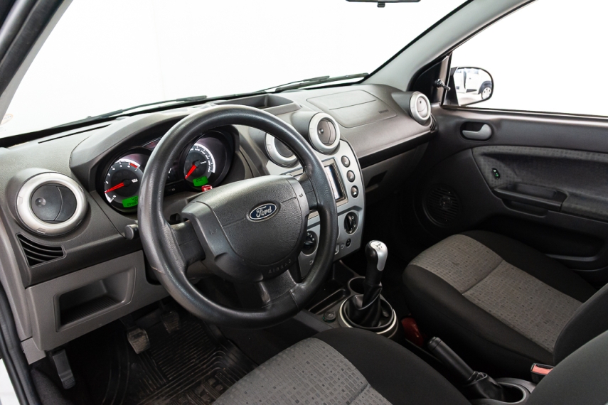 ford fiesta sedan 1.6 8v 2013/2014 - itamarati veiculos10