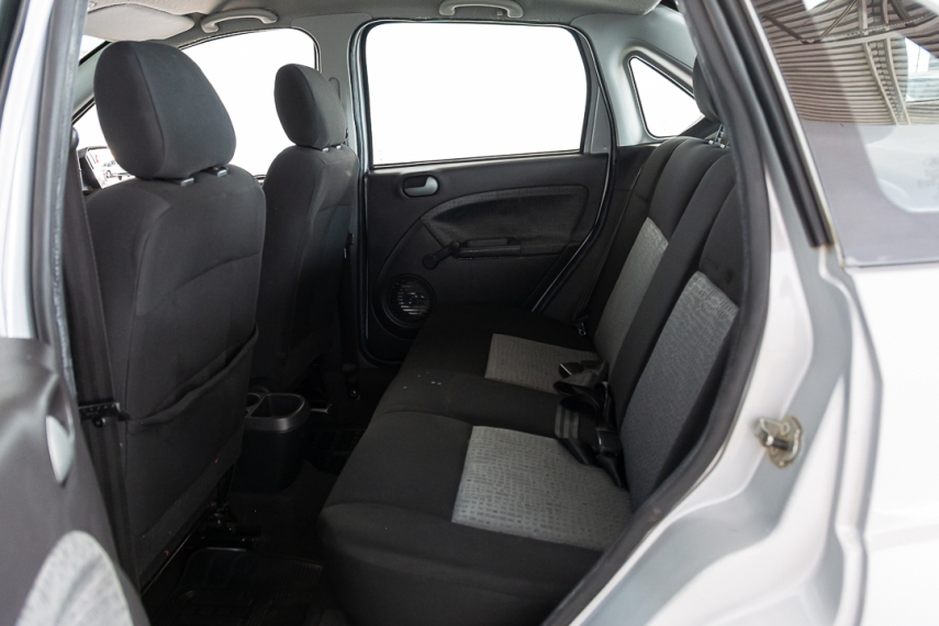 ford fiesta sedan 1.6 8v 2013/2014 - itamarati veiculos16