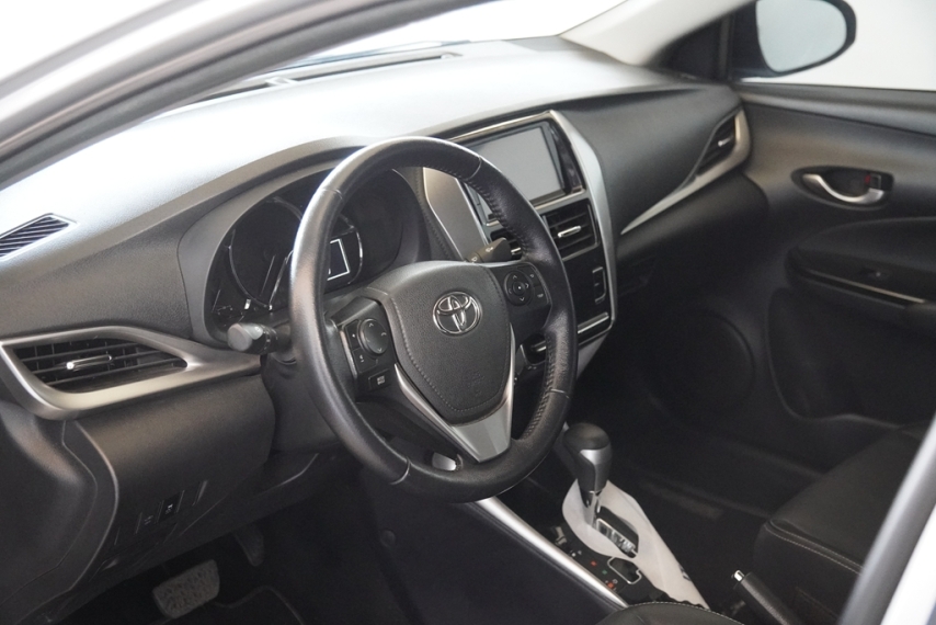 toyota yaris xs 1.5 16v 2020/2021 - itamarati veiculos12