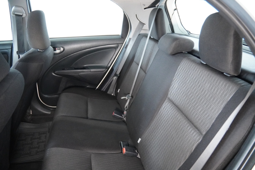 toyota etios hb x vsc mt 1.3 16v 2019/2020 - itamarati veiculos17