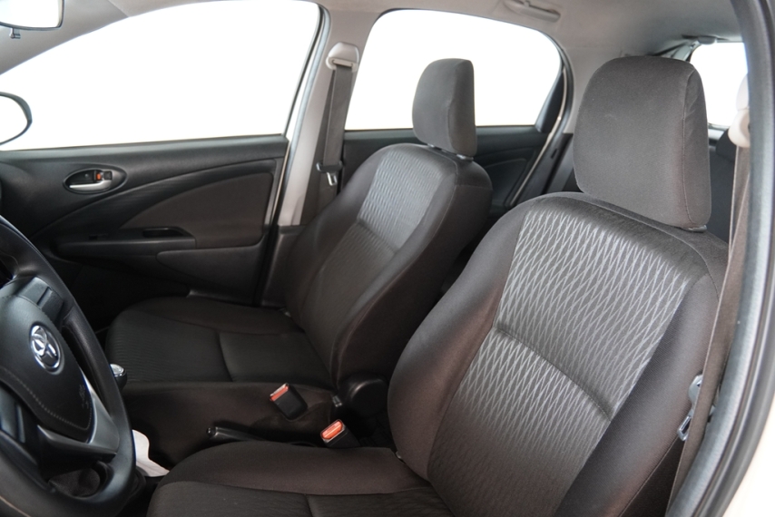 toyota etios hb x vsc mt 1.3 16v 2019/2020 - itamarati veiculos15