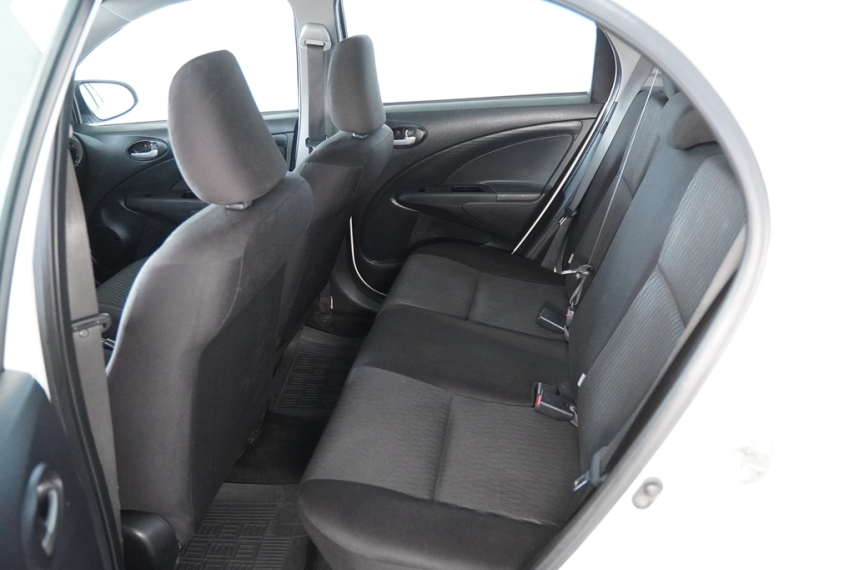 toyota etios hb x vsc mt 1.3 16v 2019/2020 - itamarati veiculos16