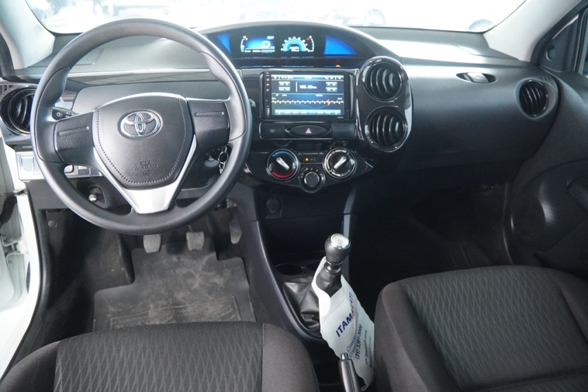 toyota etios hb x vsc mt 1.3 16v 2019/2020 - itamarati veiculos12