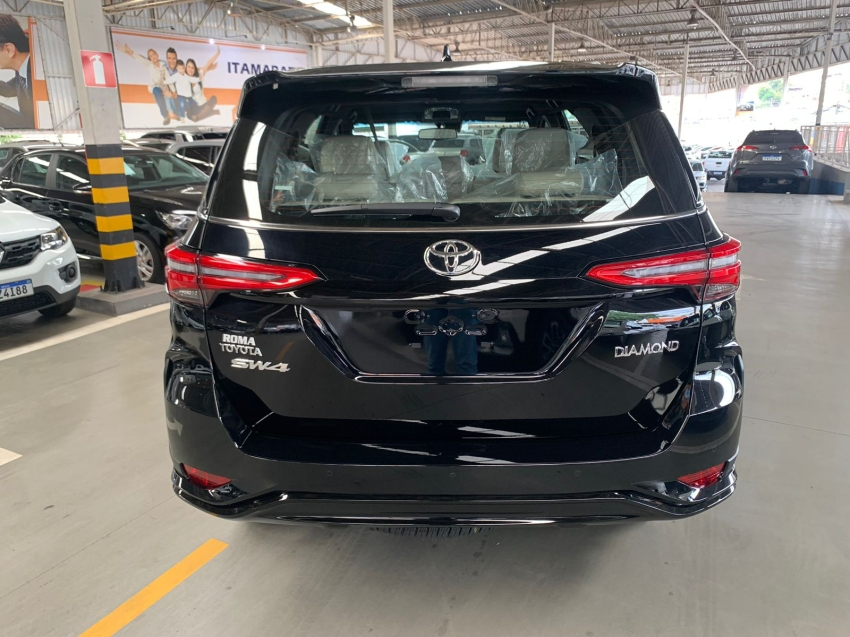 toyota hilux sw4 2.8 d-4d turbo diesel diamond 7l 4x4 automatico 5p 20265