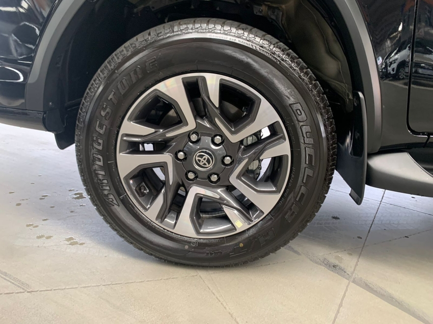 toyota hilux sw4 2.8 d-4d turbo diesel diamond 7l 4x4 automatico 5p 202612