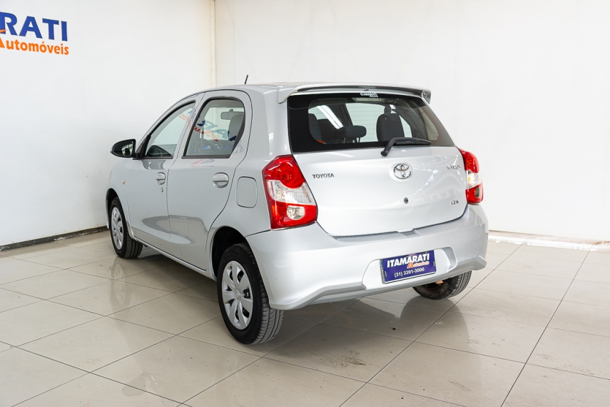 toyota etios hb x 1.3 16v 2017/2018 - itamarati veiculos4
