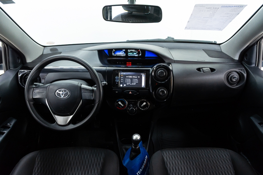 toyota etios hb x 1.3 16v 2017/2018 - itamarati veiculos11
