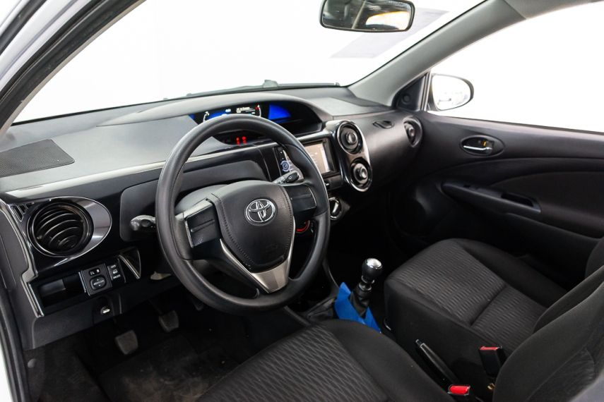 toyota etios hb x 1.3 16v 2017/2018 - itamarati veiculos10