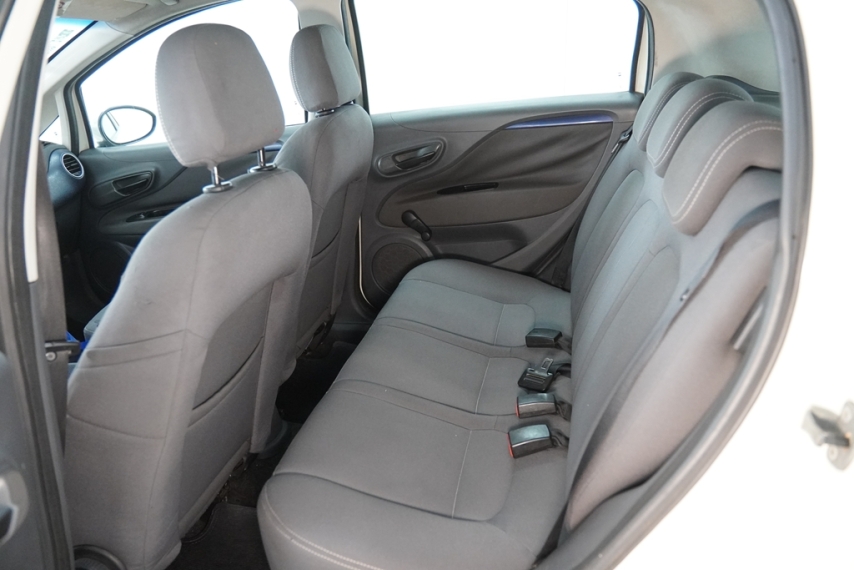 fiat punto attractive 1.4 8v 2013/2013 - itamarati veiculos16