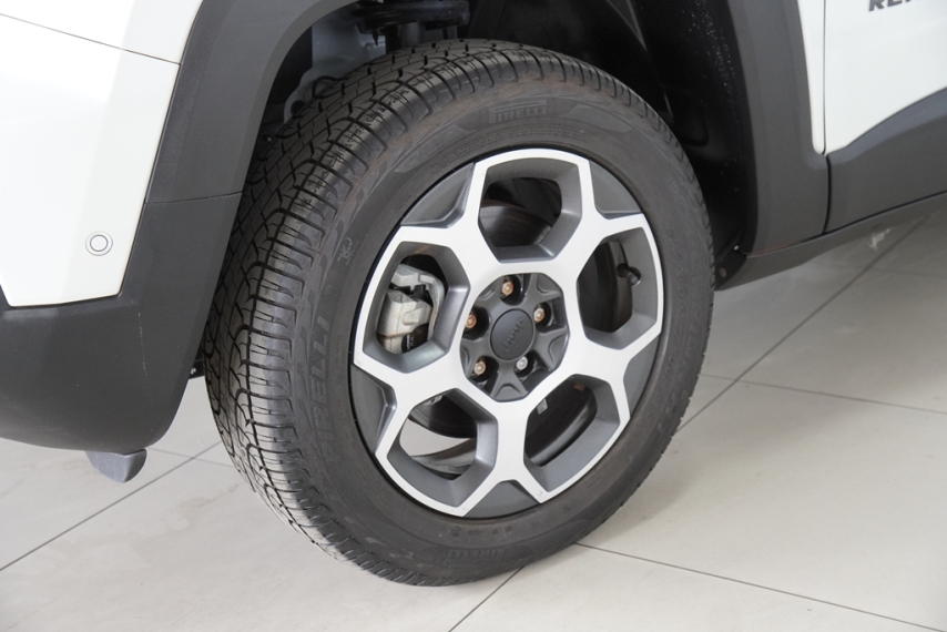 jeep renegade trail 4x4 1.3 16v 2024/2025 - itamarati veiculos10