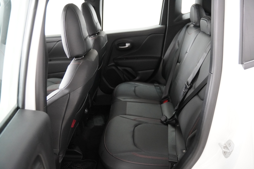 jeep renegade trail 4x4 1.3 16v 2024/2025 - itamarati veiculos16