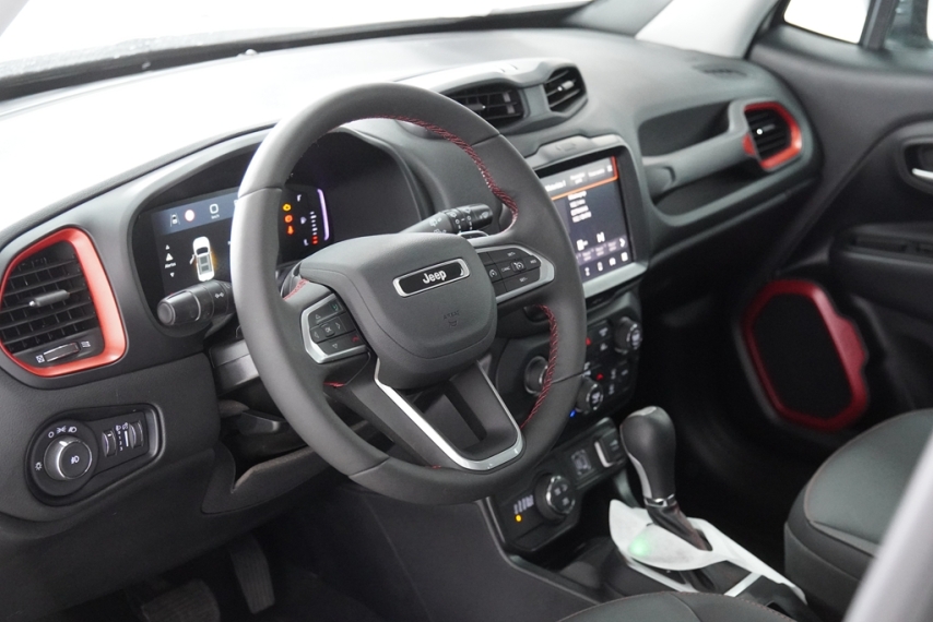 jeep renegade trail 4x4 1.3 16v 2024/2025 - itamarati veiculos12