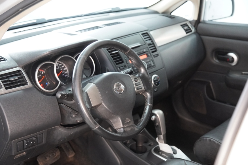 nissan tiida sl 1.8 16v 2012/2013 - itamarati11