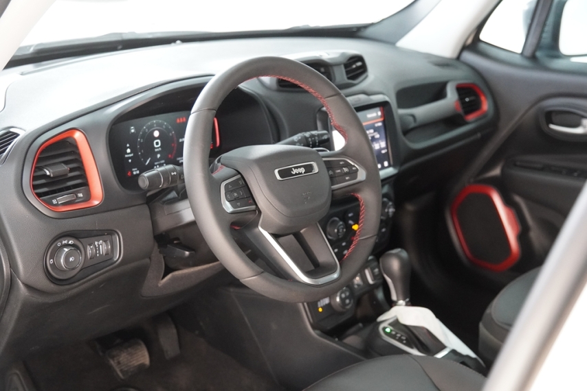 jeep renegade trall 4x4 1.3 16v 2024/2025 - itamarati veiculos10