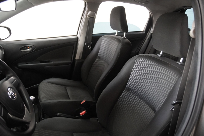 toyota etios hb x 1.6 16v 2018/2019 - itamarati veiculos14