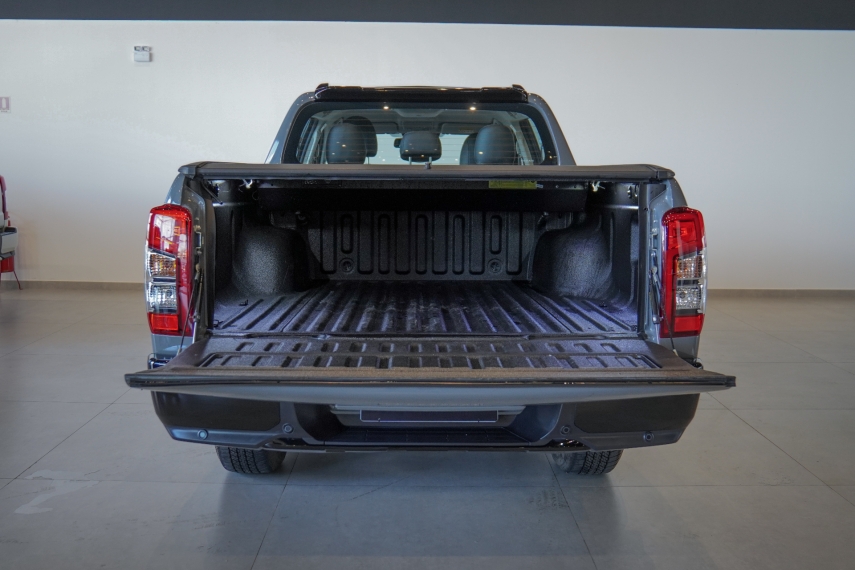 mitsubishi l200 triton 2.4 16v turbo diesel sport hpe-s urban cd 4p 4x4 automatico 2.0 2025