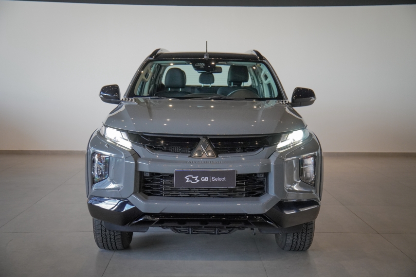 mitsubishi l200 triton 2.4 16v turbo diesel sport hpe-s urban cd 4p 4x4 automatico 2.0 2025