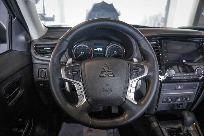 mitsubishi l200 triton 2.4 16v turbo diesel sport hpe-s urban cd 4p 4x4 automatico 2.0 2025