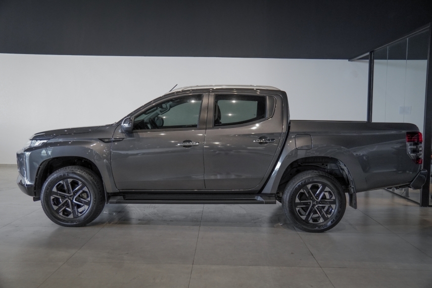 mitsubishi l200 triton 2.4 turbo diesel 4x4 at sport hpe-s 2024