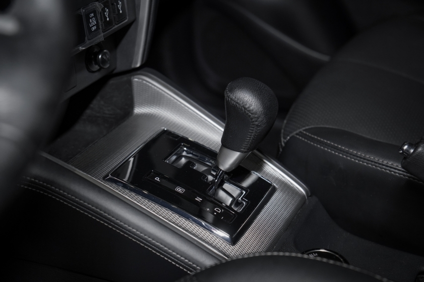 mitsubishi l200 triton 2.4 turbo diesel 4x4 at sport hpe-s 2024