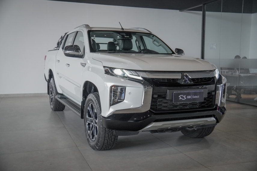 mitsubishi l200 triton 2.4 16v turbo diesel sport hpe-s cd 4p 4x4 automatico mitsubishi l200 triton 2.4 16v turbo diesel sport hpe-s cd 4p 4x4 automatico