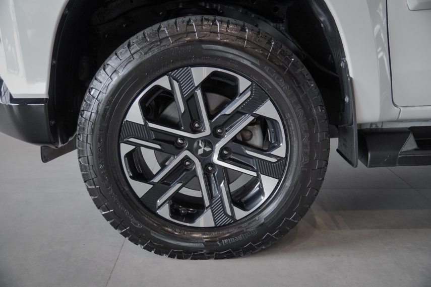 mitsubishi l200 triton 2.4 16v turbo diesel sport hpe-s cd 4p 4x4 automatico