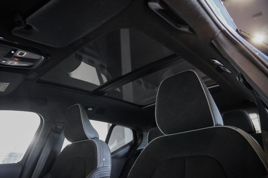 volvo xc40 p6 recharge electric plus awd.