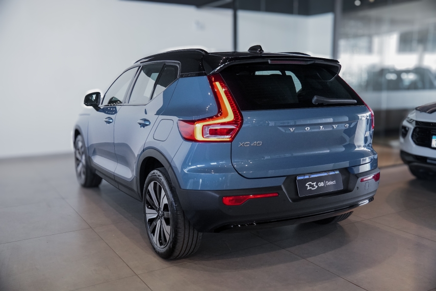 volvo xc40 p6 recharge electric plus awd.
