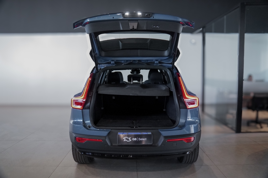 volvo xc40 p6 recharge electric plus awd.