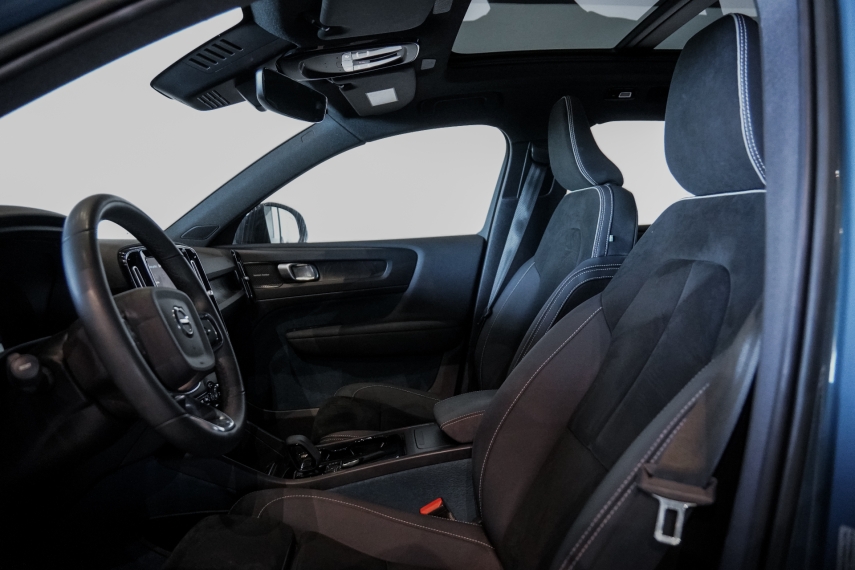volvo xc40 p6 recharge electric plus awd.