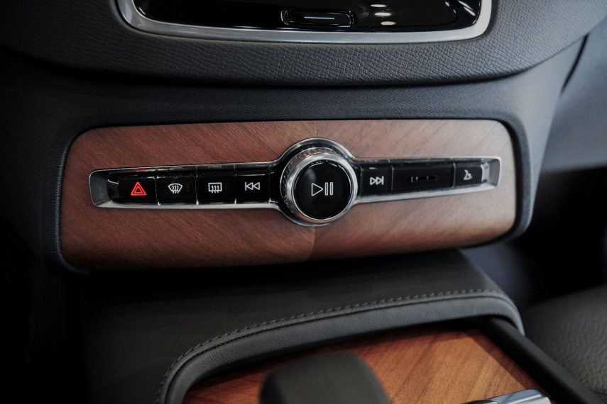 volvo xc90 2.0 t8 recharge plus awd geartronic