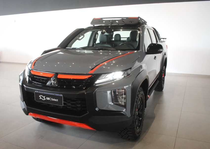mitsubishi l200 triton 2.4 16v turbo diesel sport savana cd 4p 4x4 automatico 2.0 2024