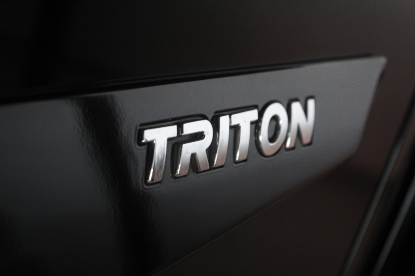 mitsubishi l200 triton 2.4 16v turbo diesel sport hpe-s urban cd 4p 4x4 automatico 2.0 2025