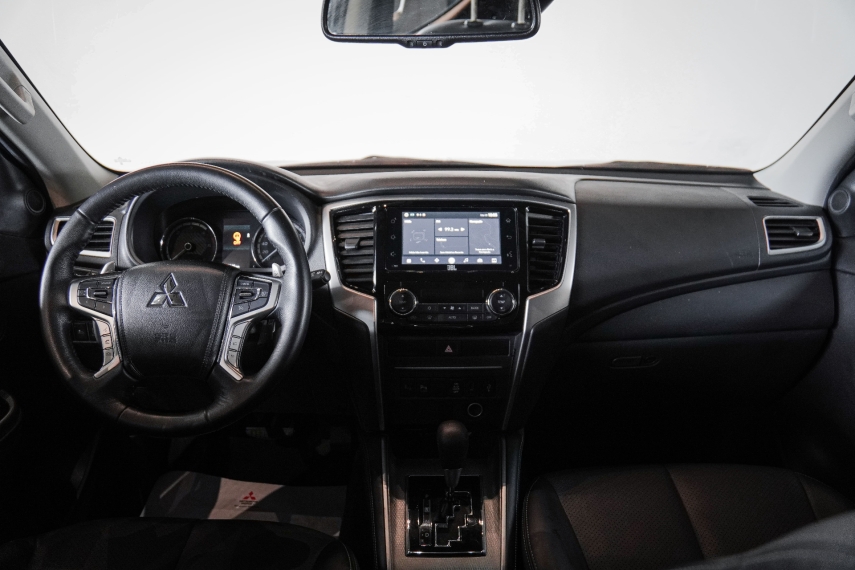 mitsubishi l200 triton 2.4 turbo diesel 4x4 at sport hpe-s 6.1 4p automatico 2024