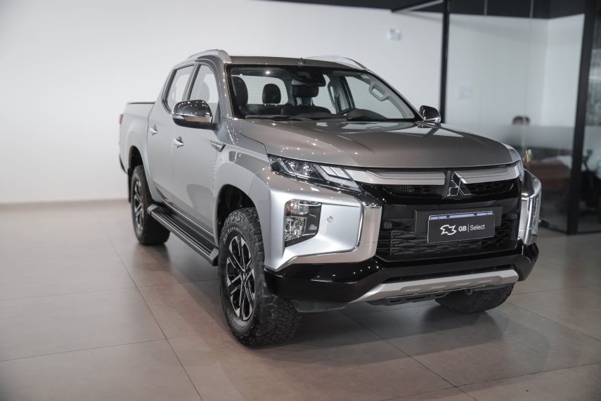 mitsubishi l200 triton 2.4 turbo diesel 4x4 at sport hpe-s 6.1 4p automatico 2024