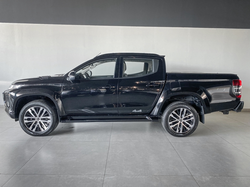 mitsubishi l200 triton 2.4 16v turbo diesel sport hpe-s urban cd 4p 4x4 automatico 2.0 202511