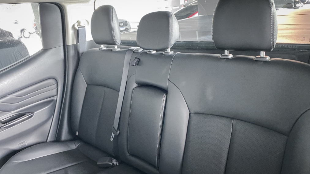 mitsubishi l200 triton 2.4 16v turbo diesel sport hpe-s urban cd 4p 4x4 automatico 2.0 202510