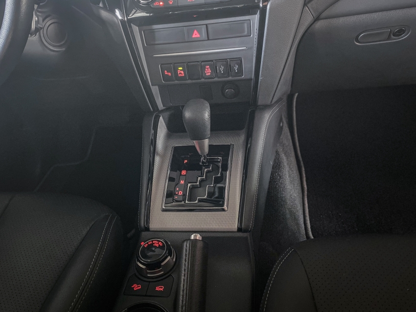 mitsubishi l200 triton 2.4 16v turbo diesel sport hpe-s urban cd 4p 4x4 automatico 2.0 20256